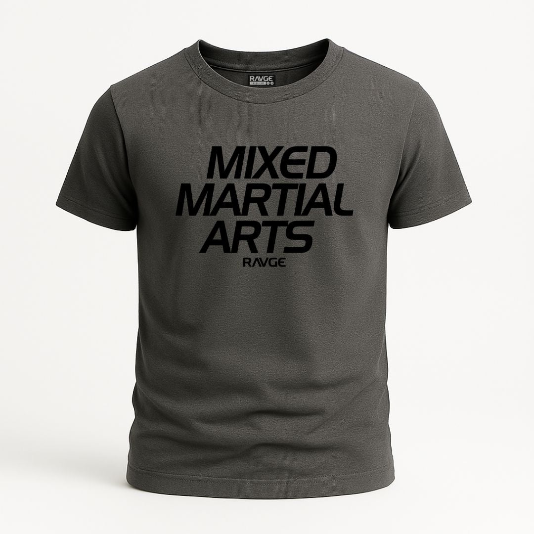 Playera RAVGE Mixed Martial Arts core edition con tipografia frontal, disenada para entrenamiento y uso urbano.